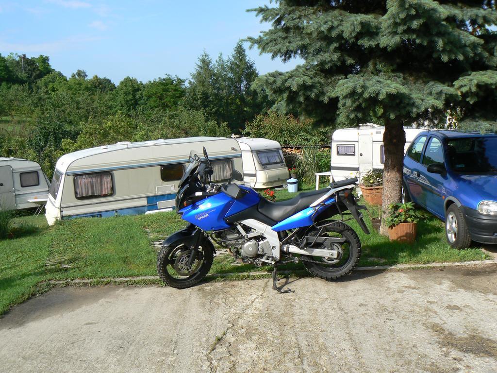 Auto-Chatka Sandomierz Εξωτερικό φωτογραφία